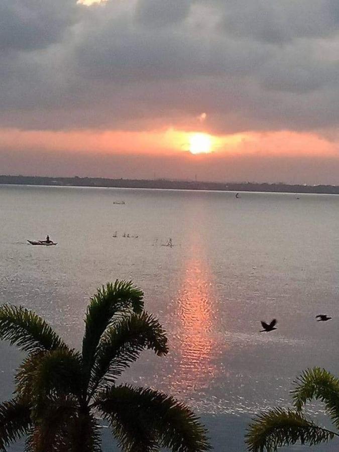 Rainbow Lagoon Resort Negombo Bagian luar foto