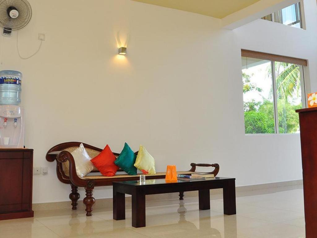 Rainbow Lagoon Resort Negombo Bagian luar foto